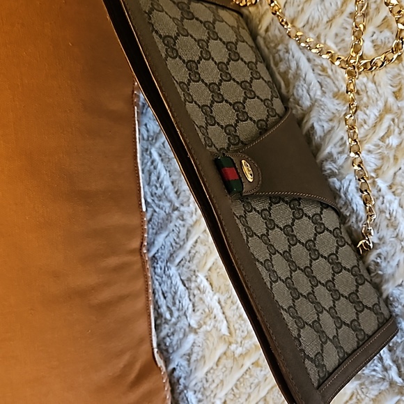 Gucci GG Sherry Line Clutch - Picture 2 of 16
